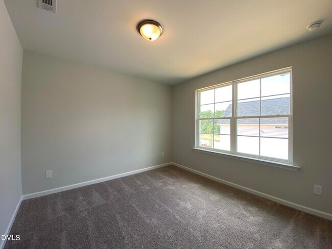 Building Photo - 17 Red Crabapple Ct