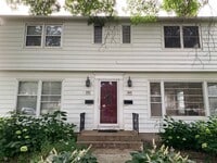 Building Photo - 842 7th Ave SW