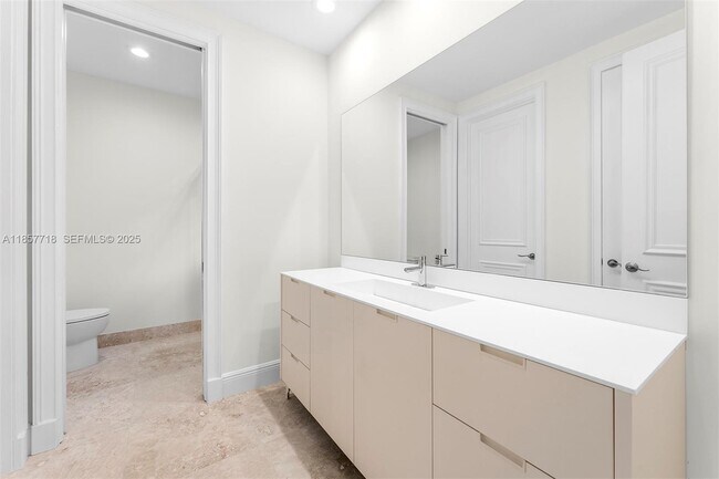 Building Photo - 9941 SW 60th Ct