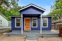Building Photo - 2208 Santa Rita St