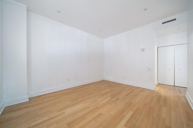 Building Photo - 4 Beacon Way