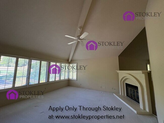 Building Photo - 270 Live Oak Dr