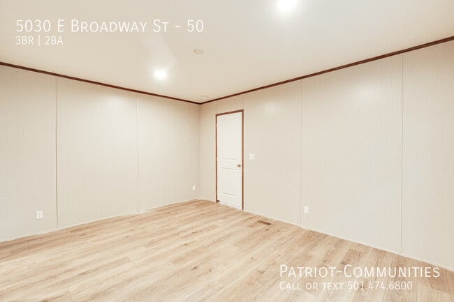 Building Photo - 5030 E Broadway St