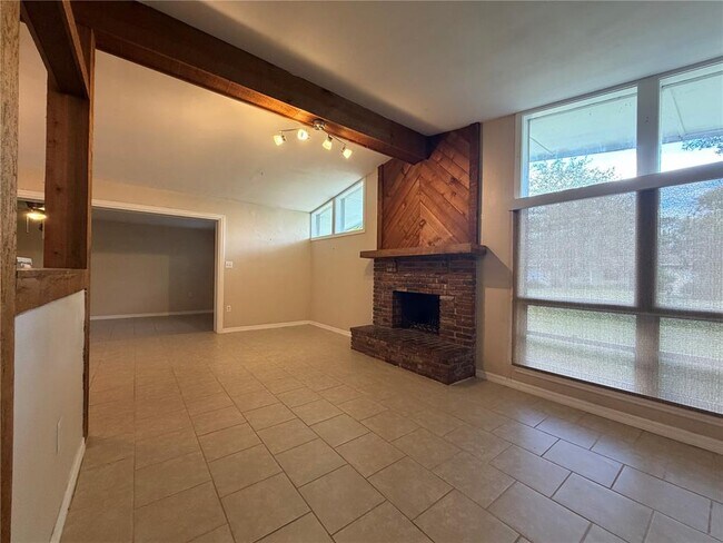 Building Photo - 904 Hill St