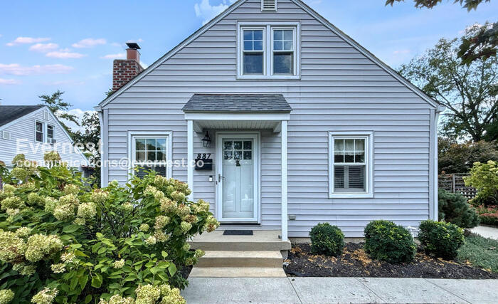 Primary Photo - 887 W 10th Ave
