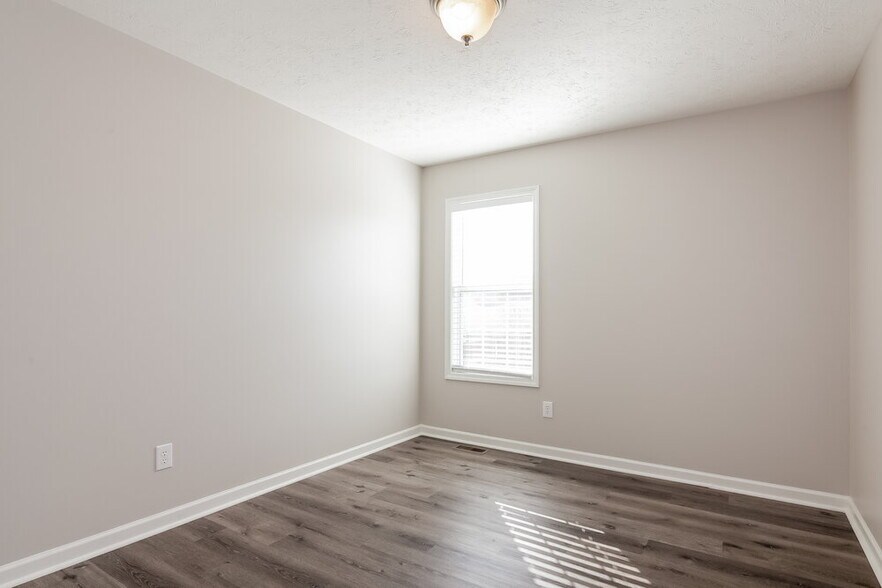 Building Photo - 634 Loch Lomond Cir