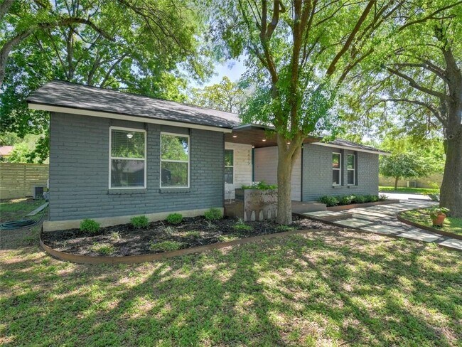 Building Photo - 6605 Clubway Ln