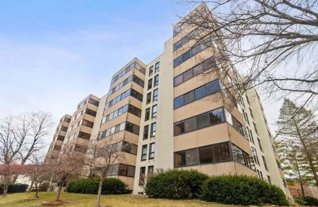 Building - 3100 Grand Ave