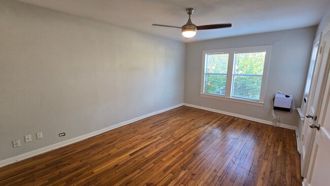 Building Photo - 237 Senisa Dr