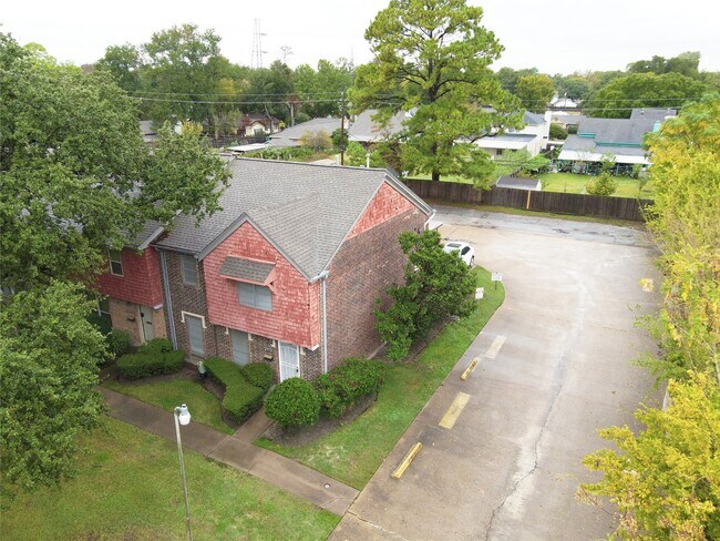 Building Photo - 2372 Triway Ln