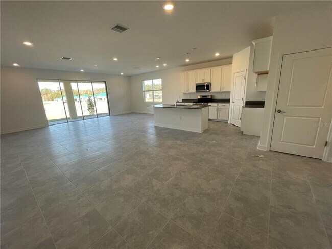 Building Photo - 5267 Dagenham Dr