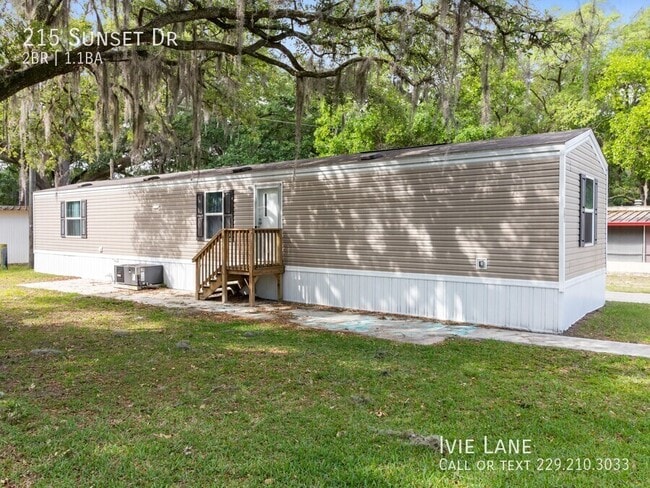 Primary Photo - 215 Sunset Dr