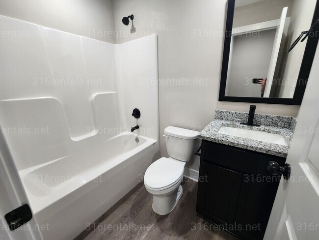 Building Photo - 5258 N Plumthicket St