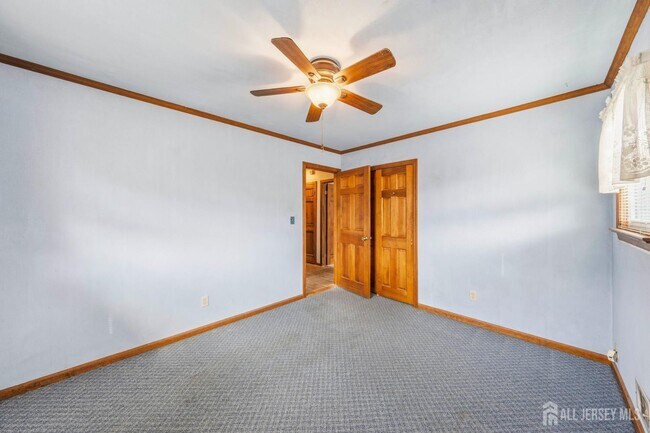 Building Photo - 62 Pinho Ave