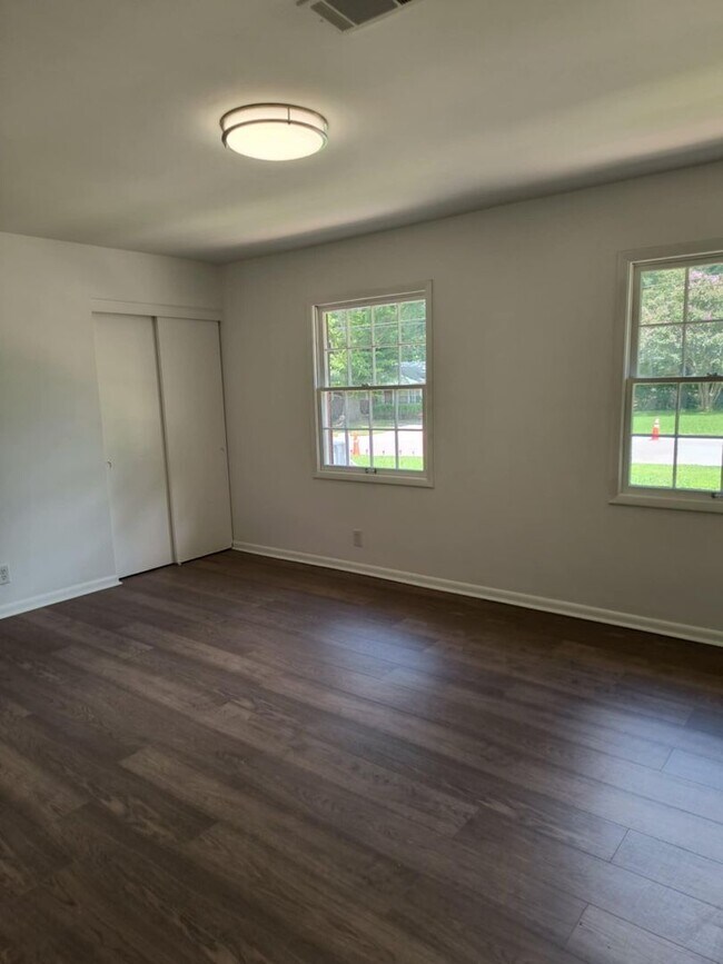 Building Photo - Fully Renovated 3 Bedroom, 2 Bath Home