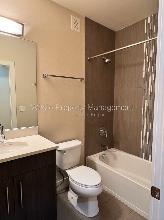 Building Photo - 3032 Zuni St