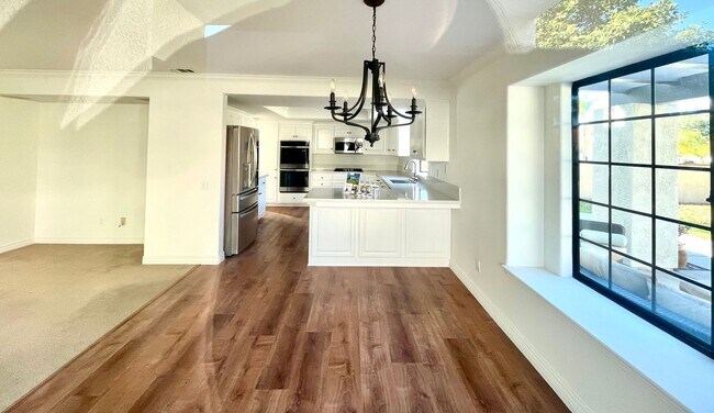 Building Photo - Prestigious Elkhorn Estates Home