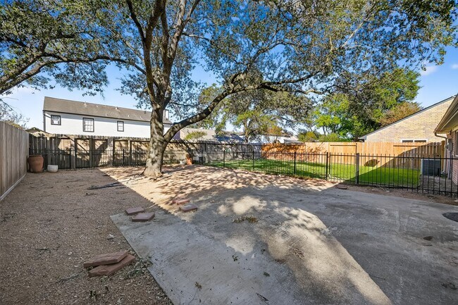 Building Photo - 21234 Park Willow Dr