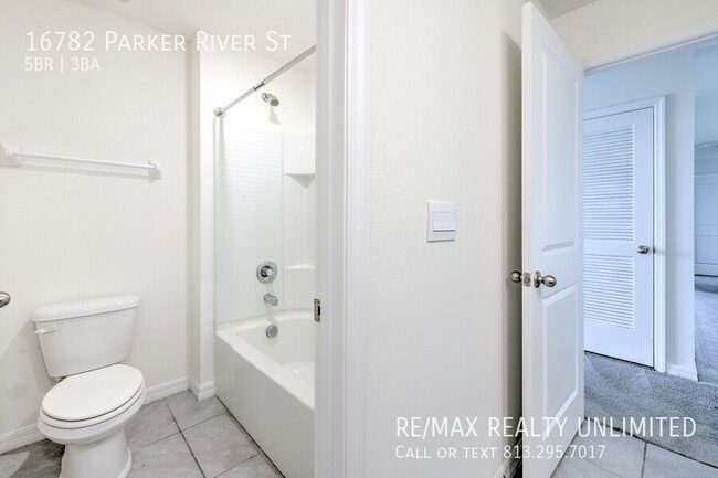 Building Photo - 16782 Parker River St