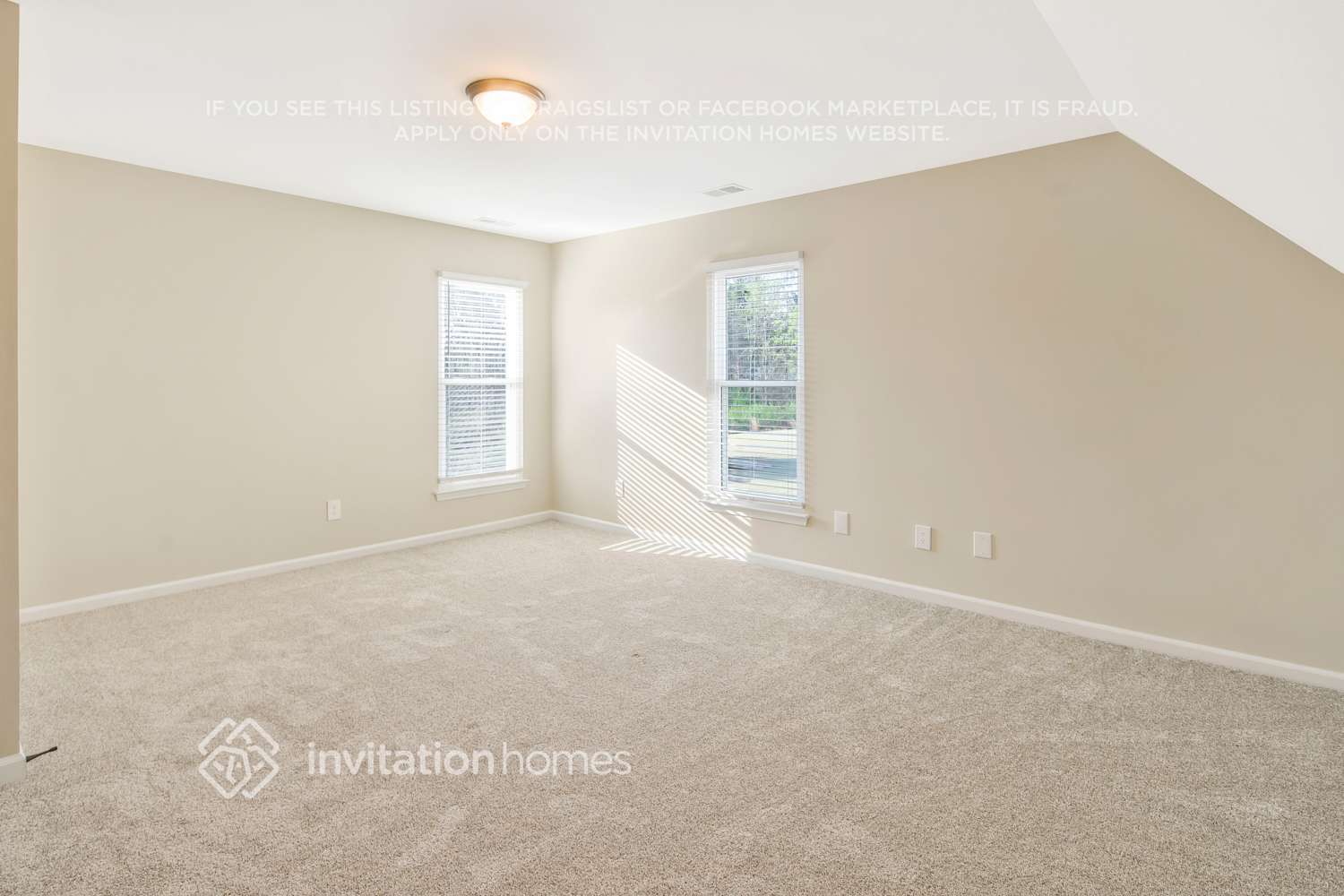 Building Photo - 1845 Jeffrey Bryan Dr