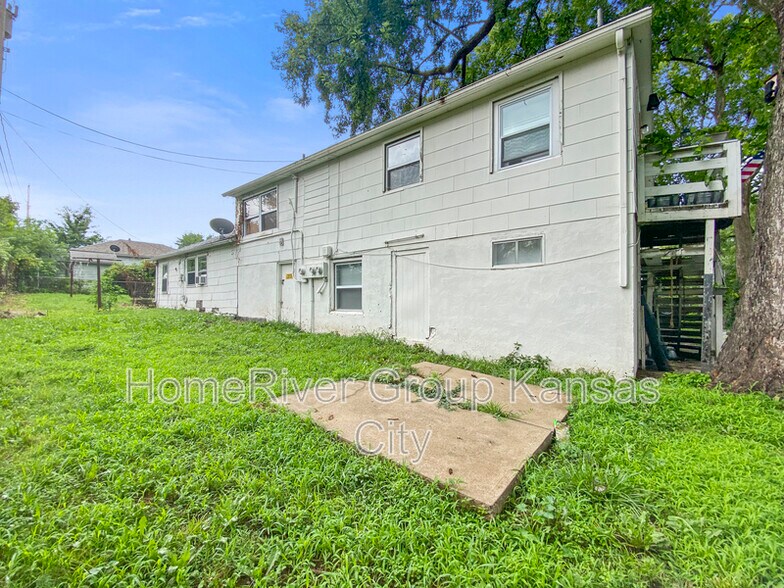 Building Photo - 1123 S Haden St