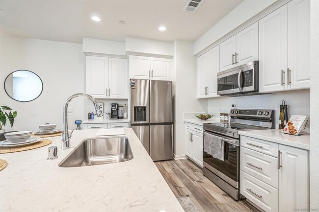 Building Photo - 2018 Barite St