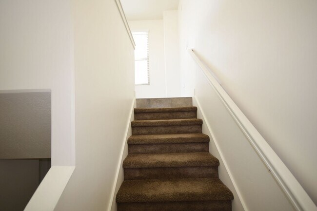 Building Photo - 4517 Daybreak Rim Way