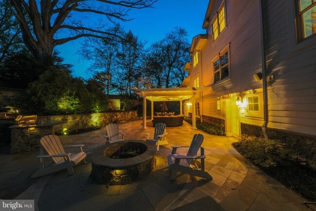 Building Photo - 6329 Linway Terrace