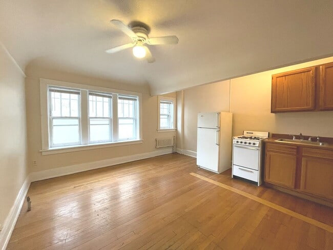 Interior Photo - 1315 Cass