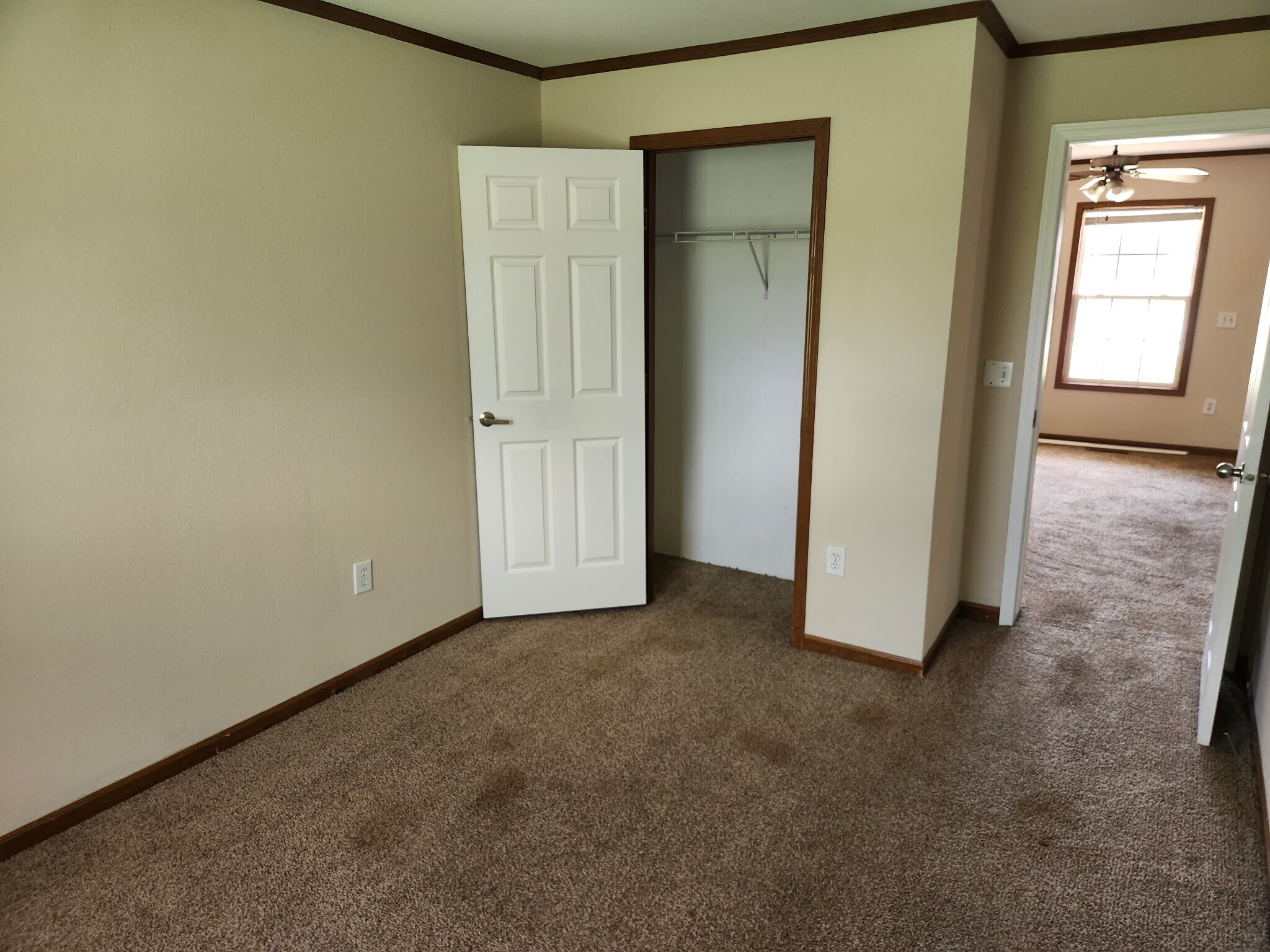 Building Photo - 130 Meadows Ln