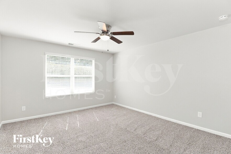 Building Photo - 9636 Hamel St