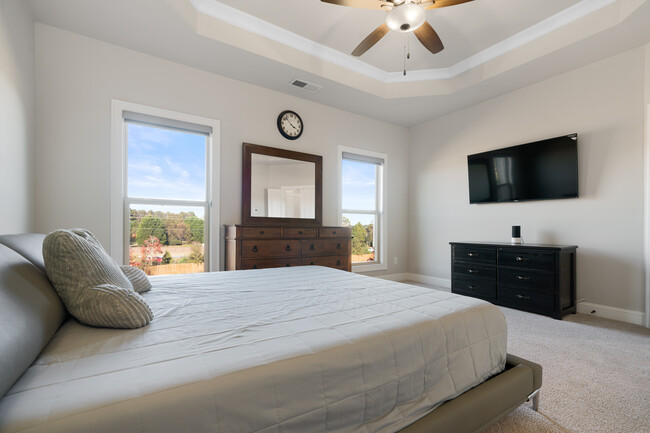 Building Photo - 7906 Laurel Crest Dr