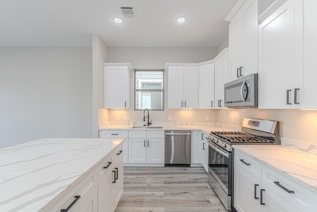 Building Photo - 15038 Wunderlust