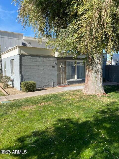 Building Photo - 2687 W Ocotillo Rd