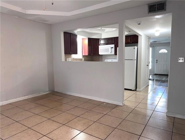 Building Photo - 7021 Yorktown Dr