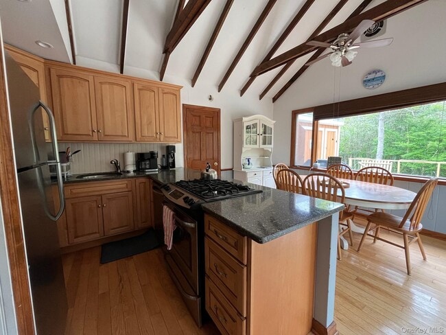 Building Photo - 896 Evergreen Walk