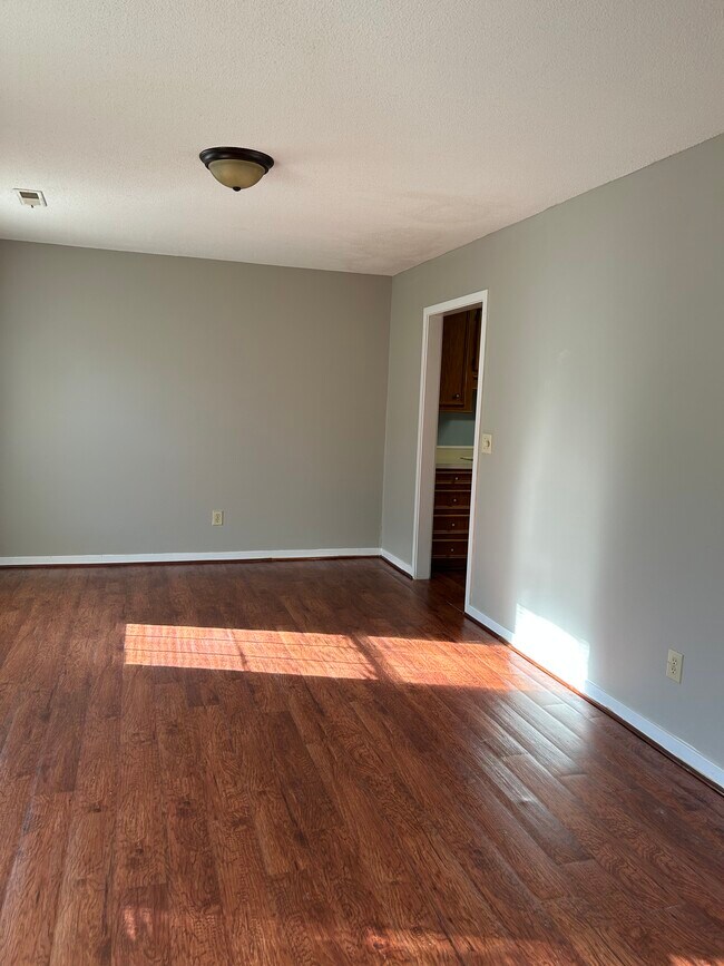 Building Photo - 2905 Cathedral Ln