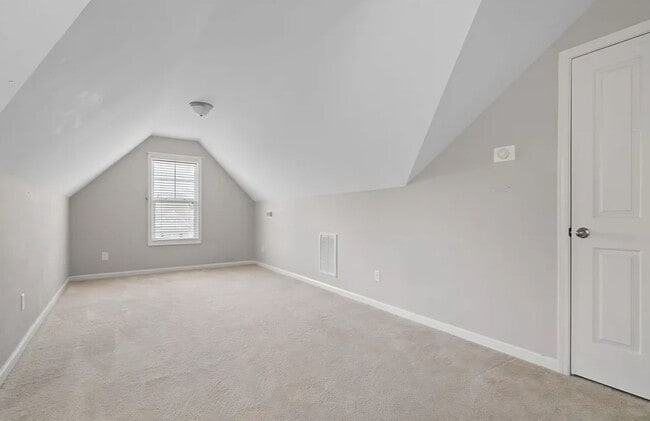 Building Photo - 3 Bedrooms Plus a Bonus in Carolina Plantations!