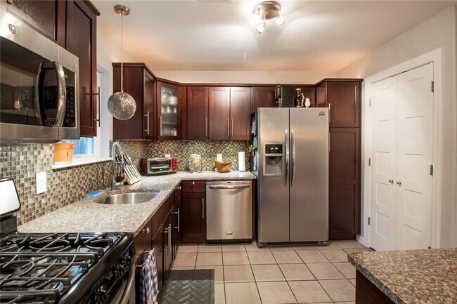 Building Photo - 2013 Northridge Dr