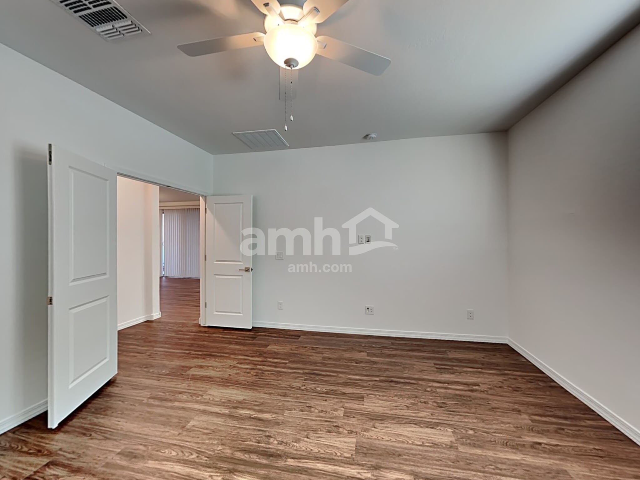 Building Photo - 881 S 150th Dr