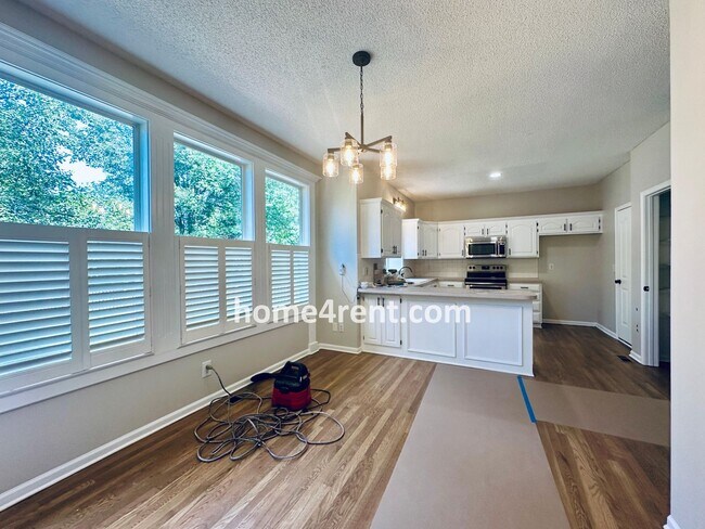 Building Photo - A Fantastic Four Bedroom, Olathe Home w/ N...