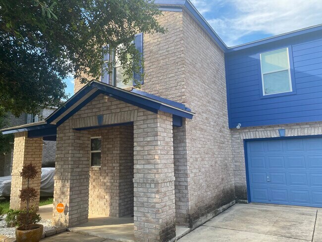 Building Photo - 2219 Boxer Palm