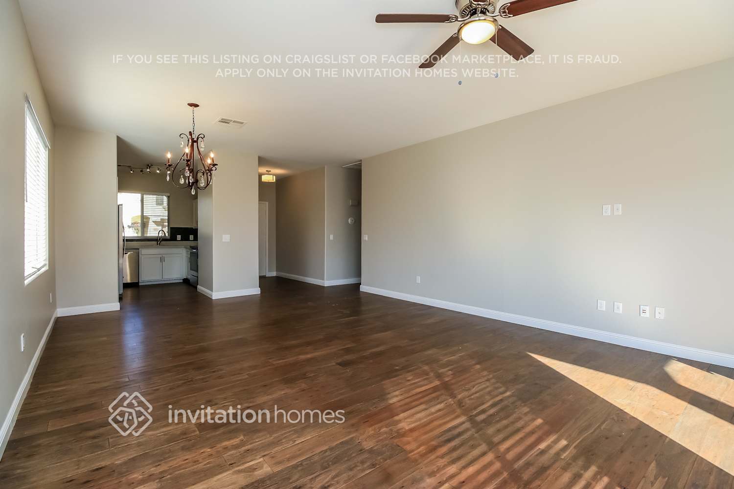 Building Photo - 686 E Colt Ct