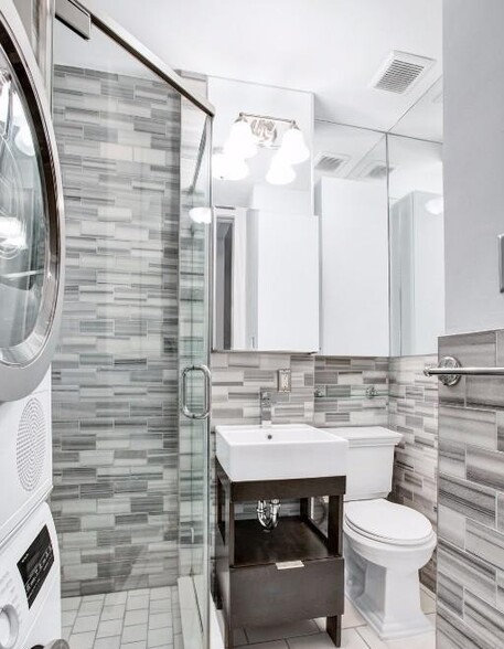 Building Photo - 53 Leroy St