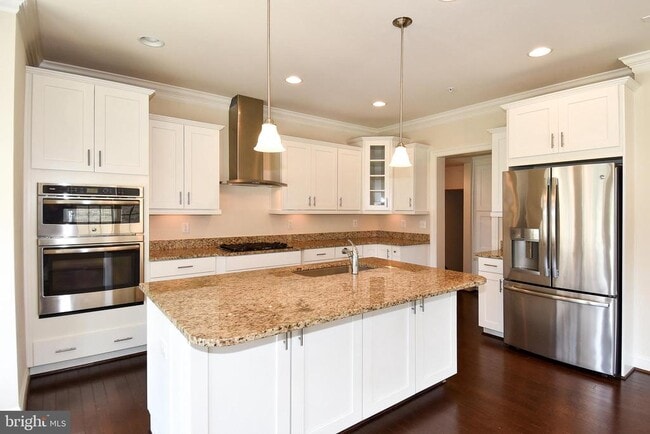 Building Photo - 810 Fair Winds Way