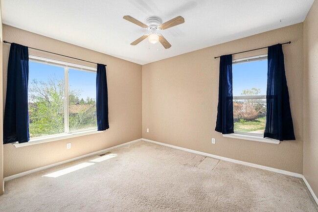 Building Photo - Exceptionally Maintained 2-Story Home in G...