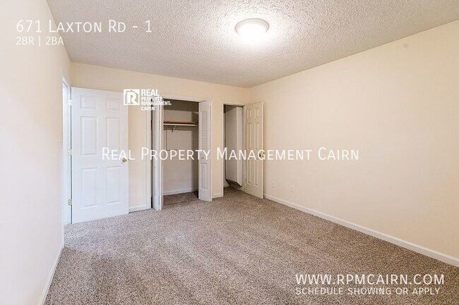 Building Photo - 2 Bed, 2 Bath -- private back deck