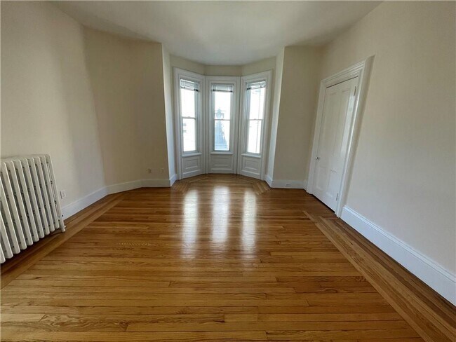 Building Photo - 26 Ayrault St