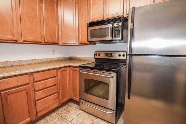 Building Photo - 3715 Tallyho Dr