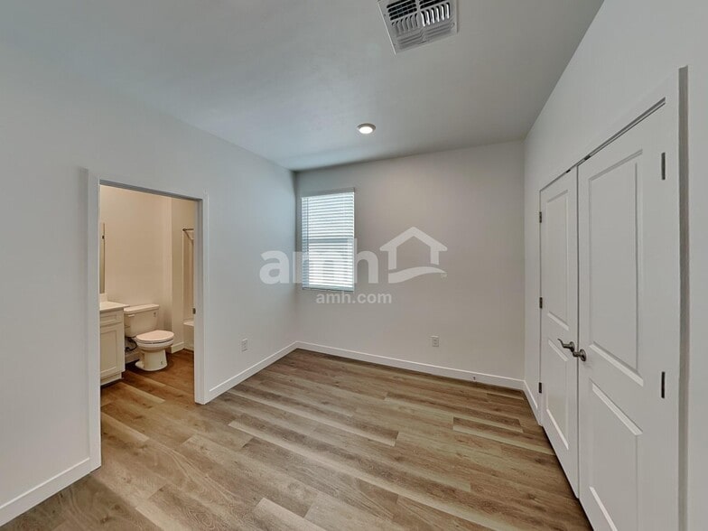 Building Photo - 13112 N Serenity Vly Dr